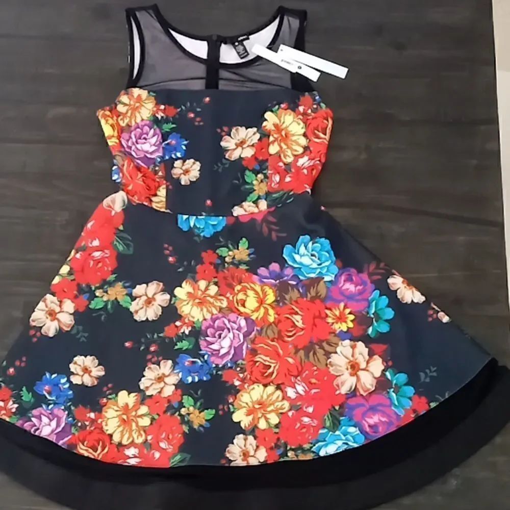 Aqua  floral midi dress  size M new with tags